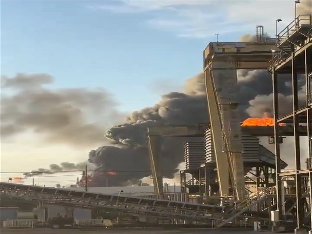 ABD'nin Texas Eyaletindeki Petrol Rafinerisinde Şiddetli Patlama