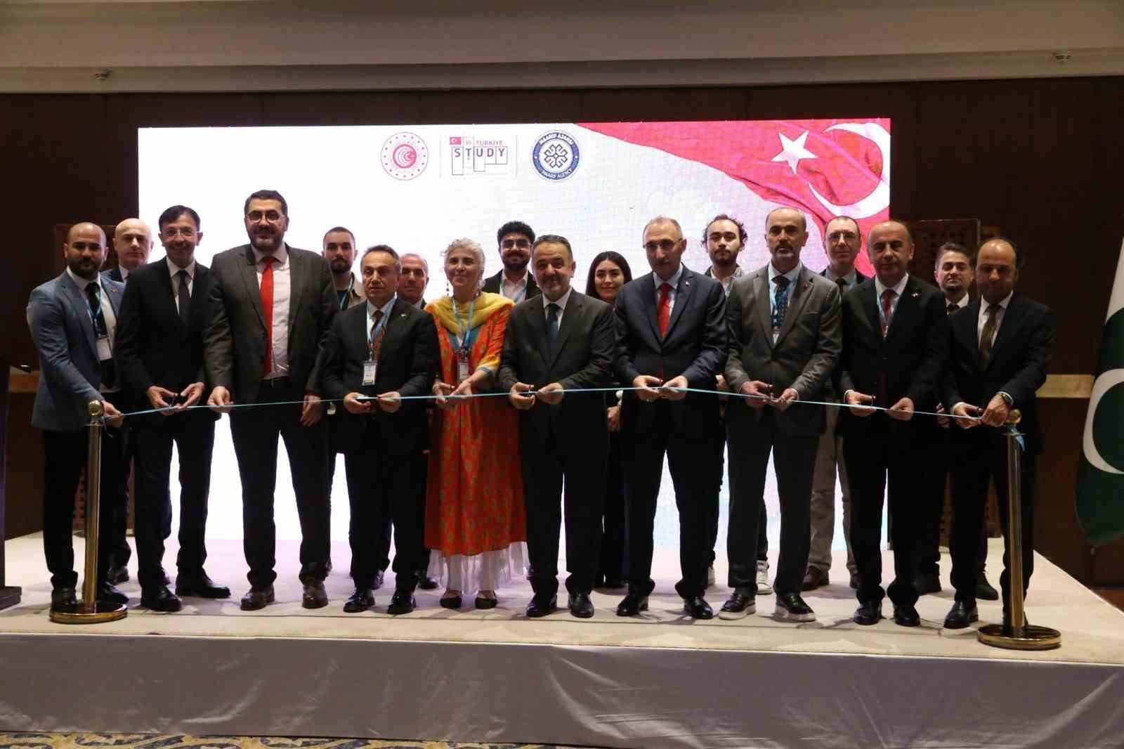 Adıyaman Üniversitesi, İslamabad'da eğitim fuarında tanıtıldı