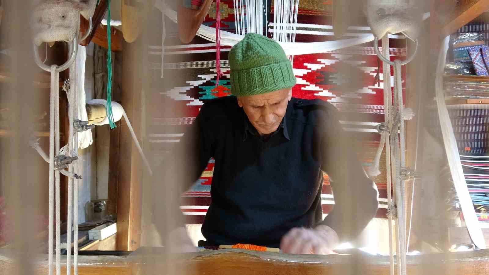 Antep kilimini yaşatmak için 80 yıldır tezgah başında
