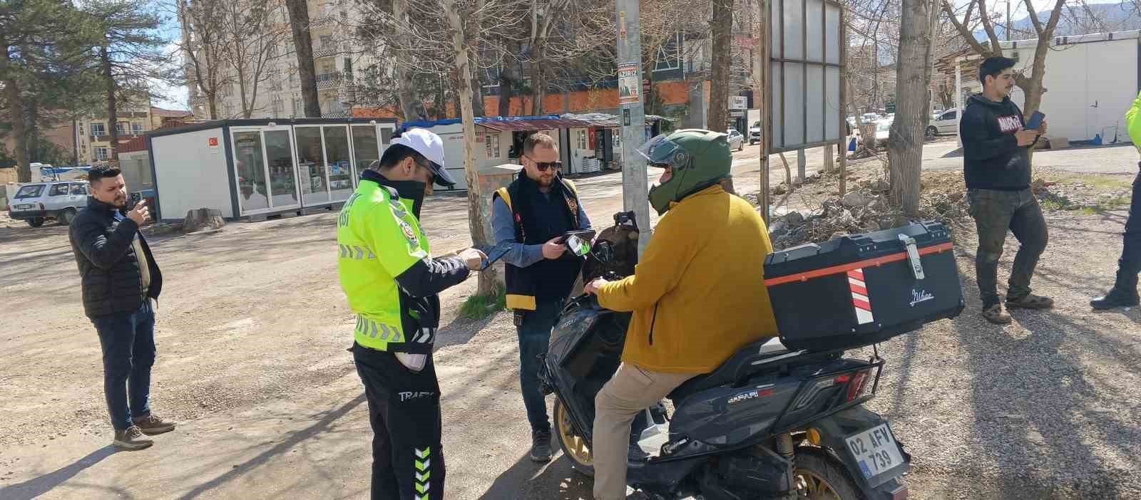 Gölbaşı'nda trafik uygulamaları devam ediyor