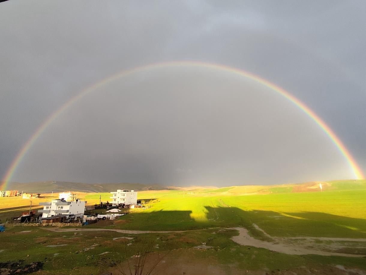 Siirt'te sağanak sonrası oluşan gökkuşağı hayran bıraktı
