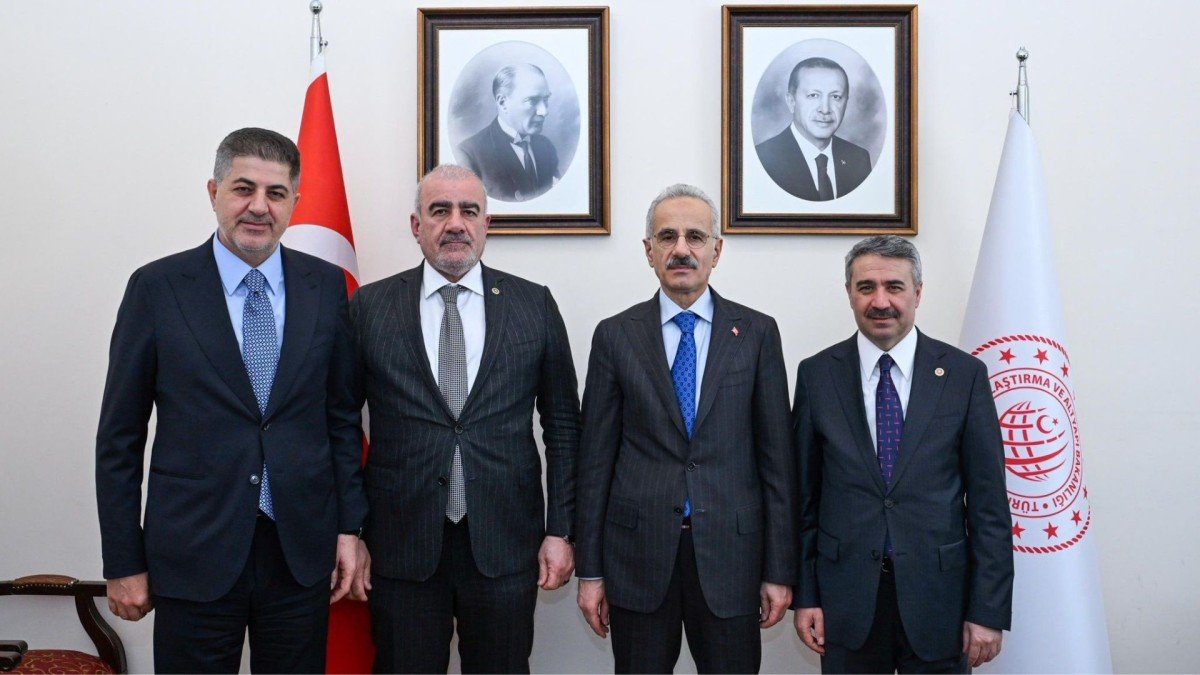 AK Parti Adıyaman Milletvekilleri Bakan Uraloğlu'nu ziyaret etti: Ulaşım projeleri konuşuldu