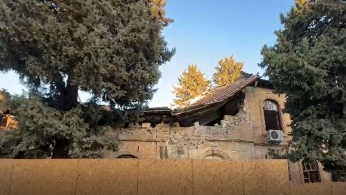 Cumhuriyet İlköğretim Okulu'nun yıkılan duvarları, Adıyaman'ın hafızasını yaşatıyor - Videolu Haber