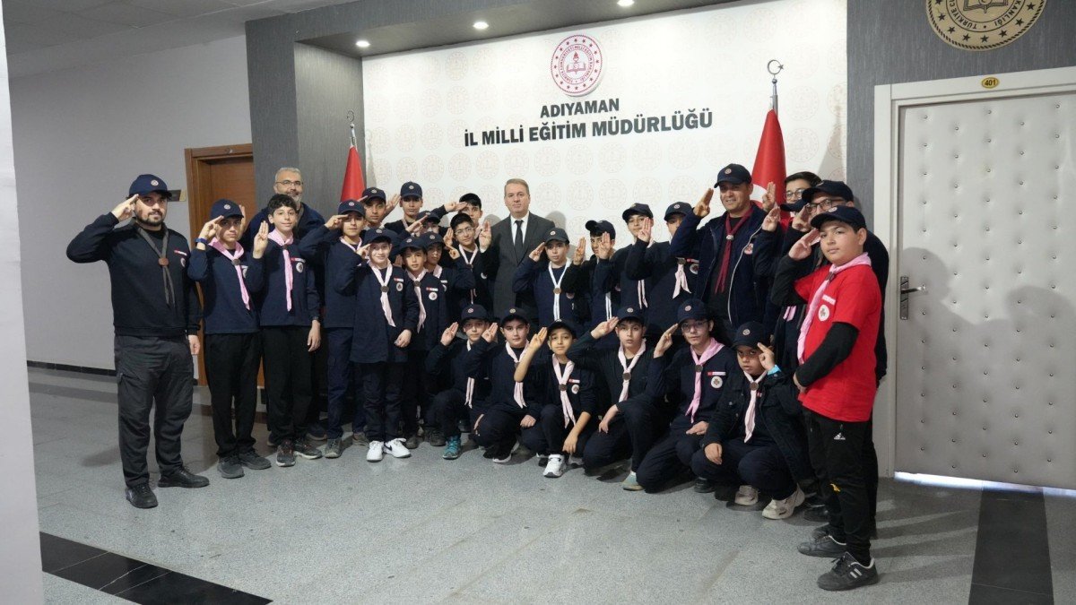 İl Milli Eğitim Müdürü Tosun, izci öğrencilerle bir araya geldi