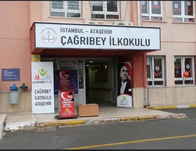 İstanbul Ataşehir’deki bir ilkokulun velileri isyan ediyor