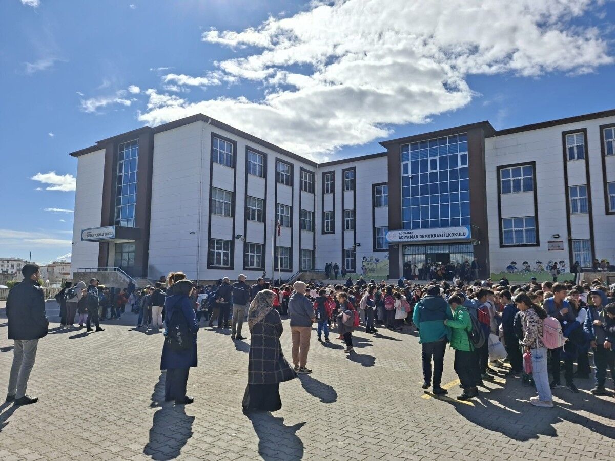 Pazartesi okul var mı, okullar ne zaman açılıyor? Bayram tatili ne zaman bitiyor!