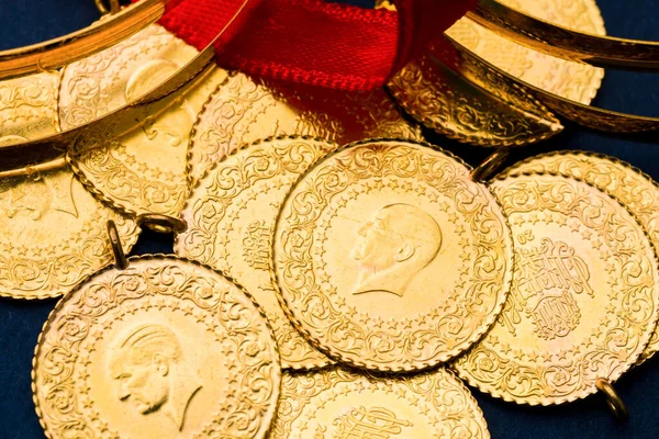 Bugün Altın Fiyatları Haftaya Sert Kayıpla Başladı