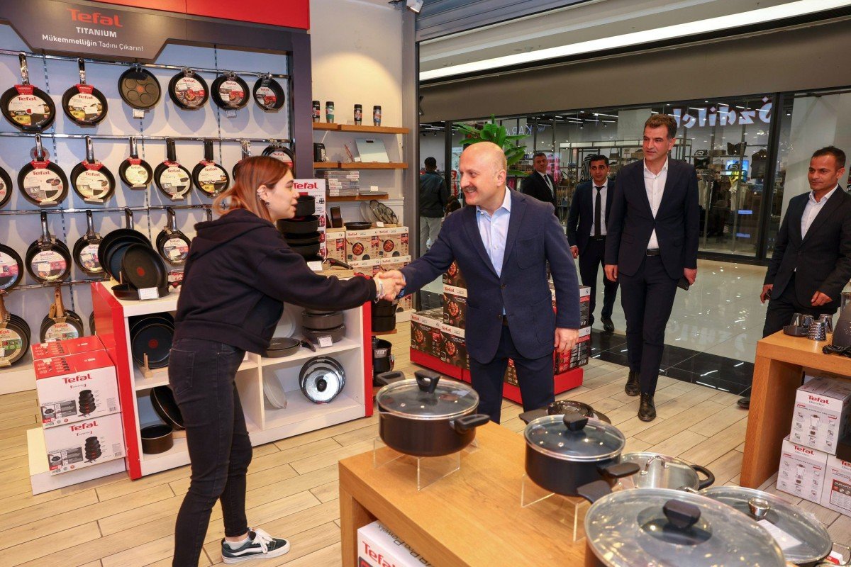 Vali Varol'dan Park AVM esnafına ziyaret