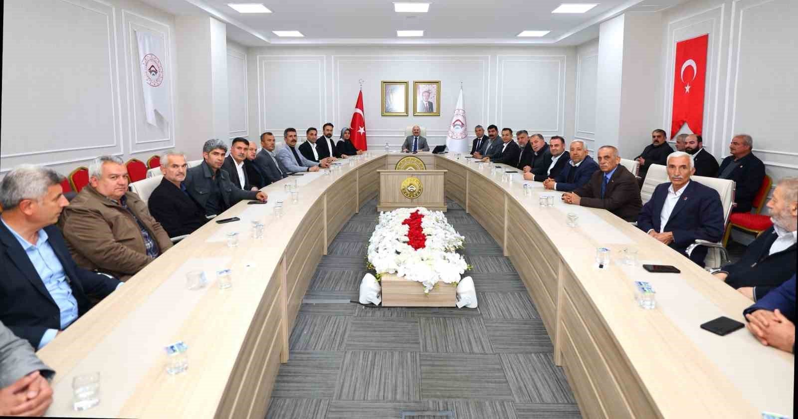 Adıyaman Valisi Osman Varol, Muhtarların Talep ve Önerilerini Dinledi