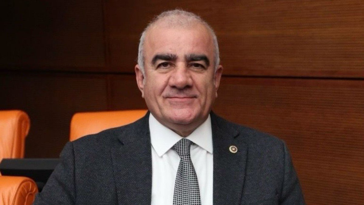 Ak Parti Milletvekili Hüseyin Özhan'dan Alparslan Türkeş için 'anma' mesajı