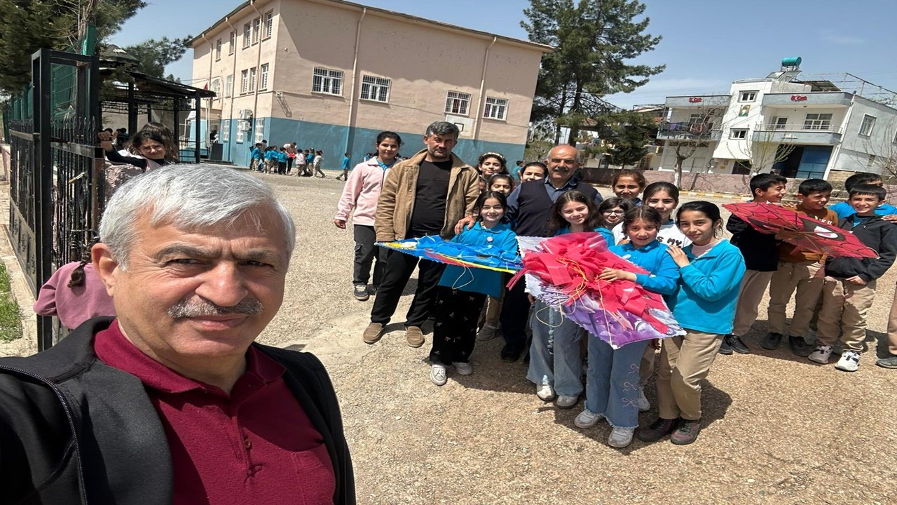 Şambayat’ta Örnek Dayanışma: Gökyüzü Çocukların Gülüşüyle Şenlendi!