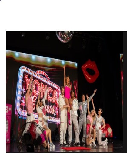 Yonca Evcimik’ten 90’lar Rüzgarı: “90’lar Ekspresi” Sahneye Taşındı