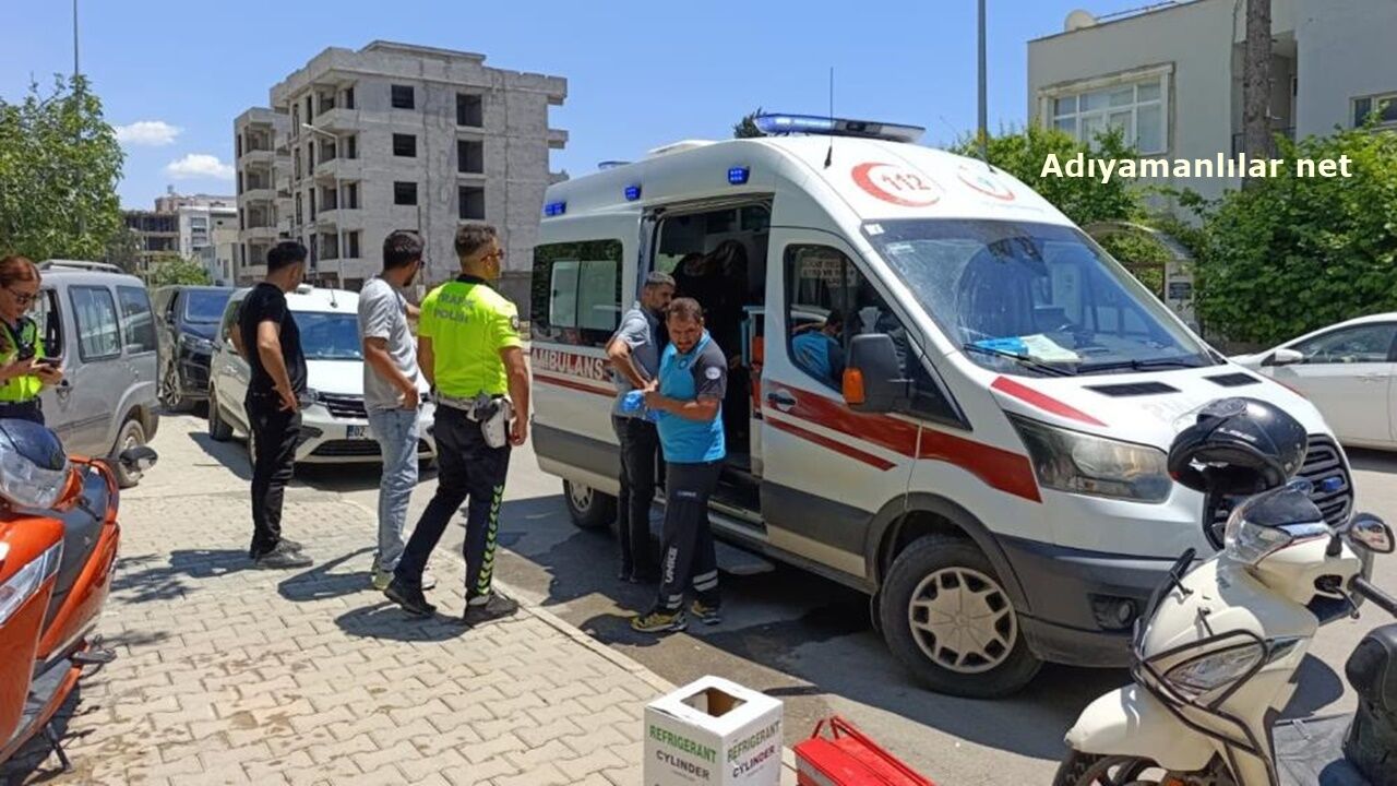 Adıyaman'da kontrolden çıkan motosiklet devrildi: 2 yaralı