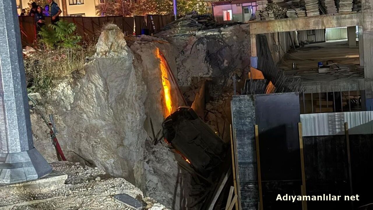 Çarpışan Otomobillerden Biri İnşaat Çukuruna Düştü 3 Yaralı