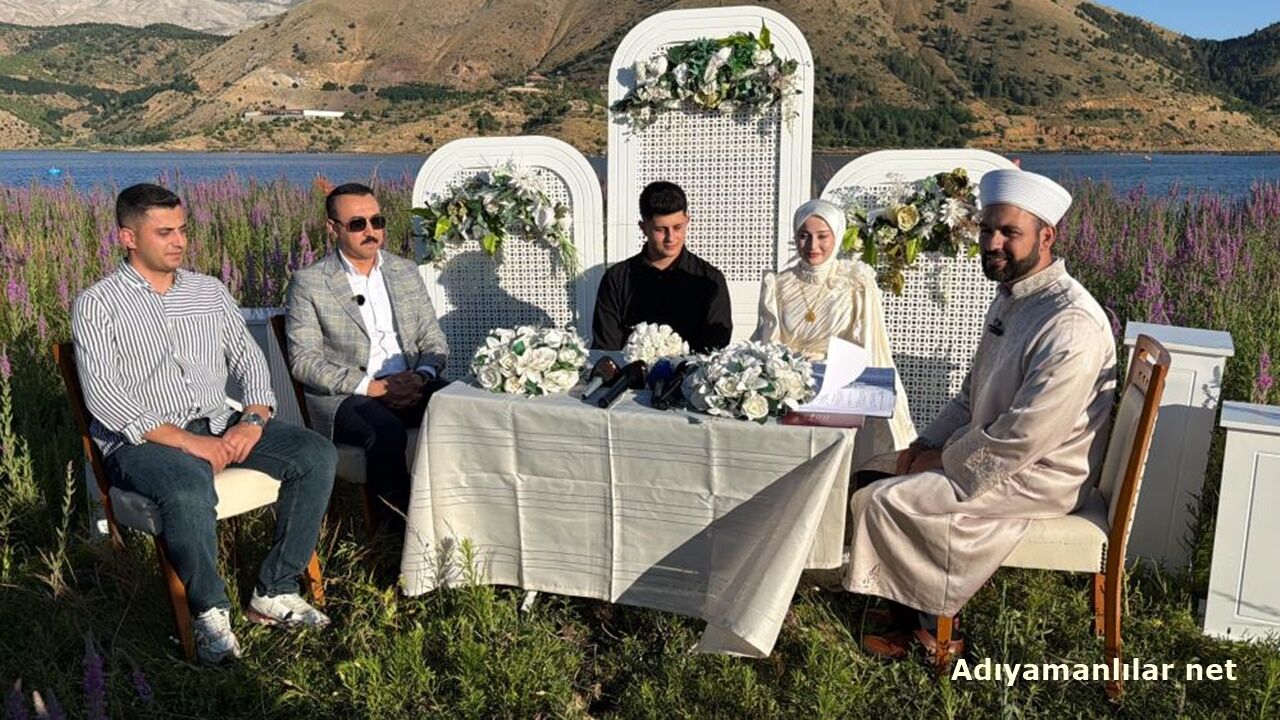 Çelikhan Yüzen Adaları'nda İlk Nikâh Kıyıldı