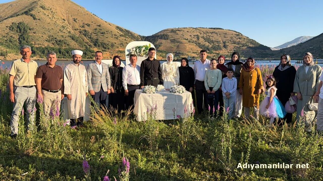 Çelikhan Yüzen Adaları'nda İlk Nikâh Kıyıldı
