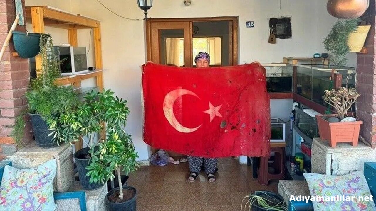 36 Yıldır Saklanan Türk Bayrağı Restorasyona Alındı