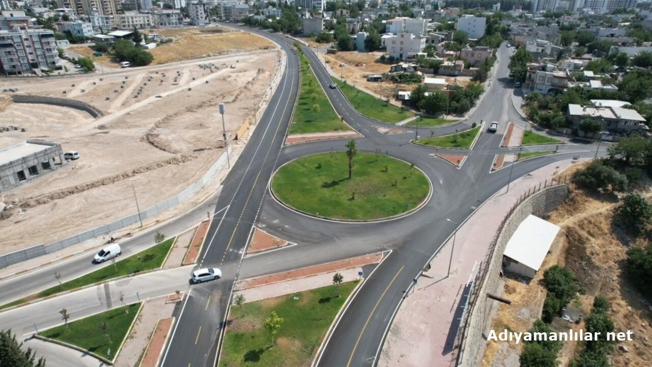 Adıyaman'da Dört Caddeyi Buluşturan Akıllı Kavşak Açıldı