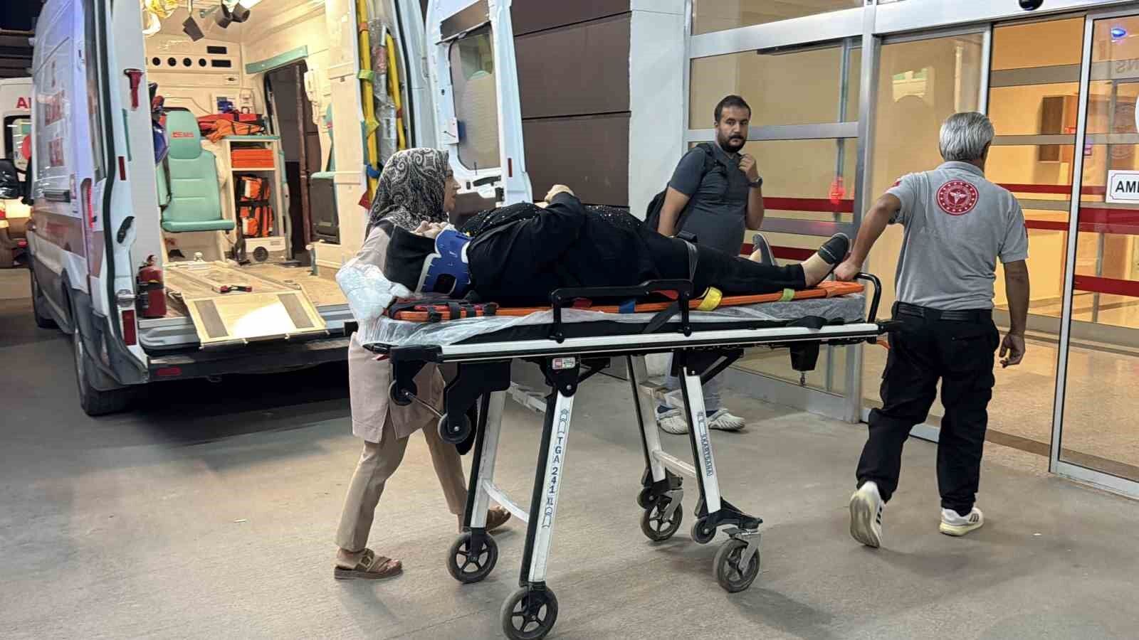 Adıyaman-Gölbaşı Yolunda İki Otomobil Çarpıştı 4 yaralı