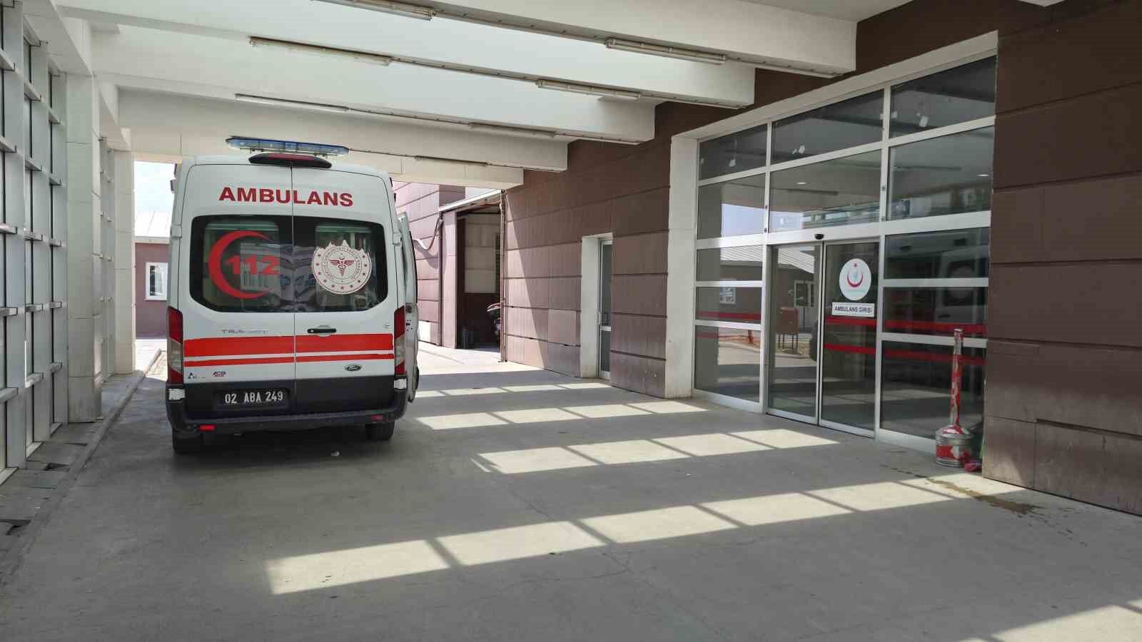 Adıyaman'da minibüs devrildi: 13 yaralı