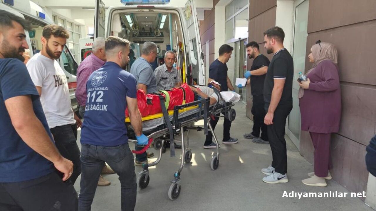 Çelikhan'da Motosiklet Ve Otomobil Çarpıştı 1 Ağır Yaralı
