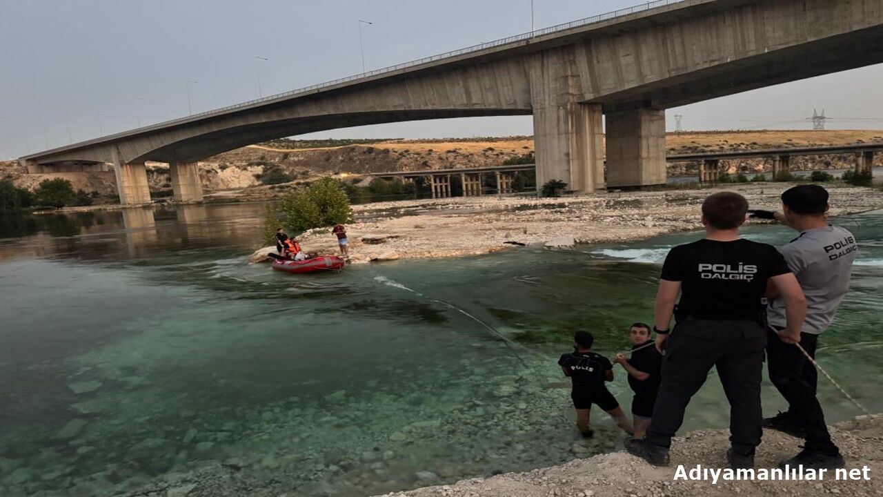 Fırat Nehri'nde Mahsur Kalan 10 Kişi Kurtarıldı