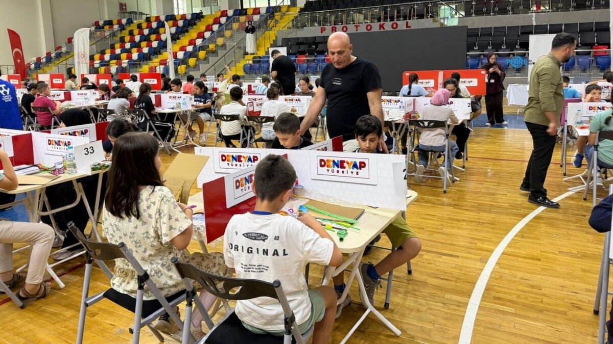 Adıyaman'da gençler teknoloji becerilerini DENEYAP sınavında sergiledi
