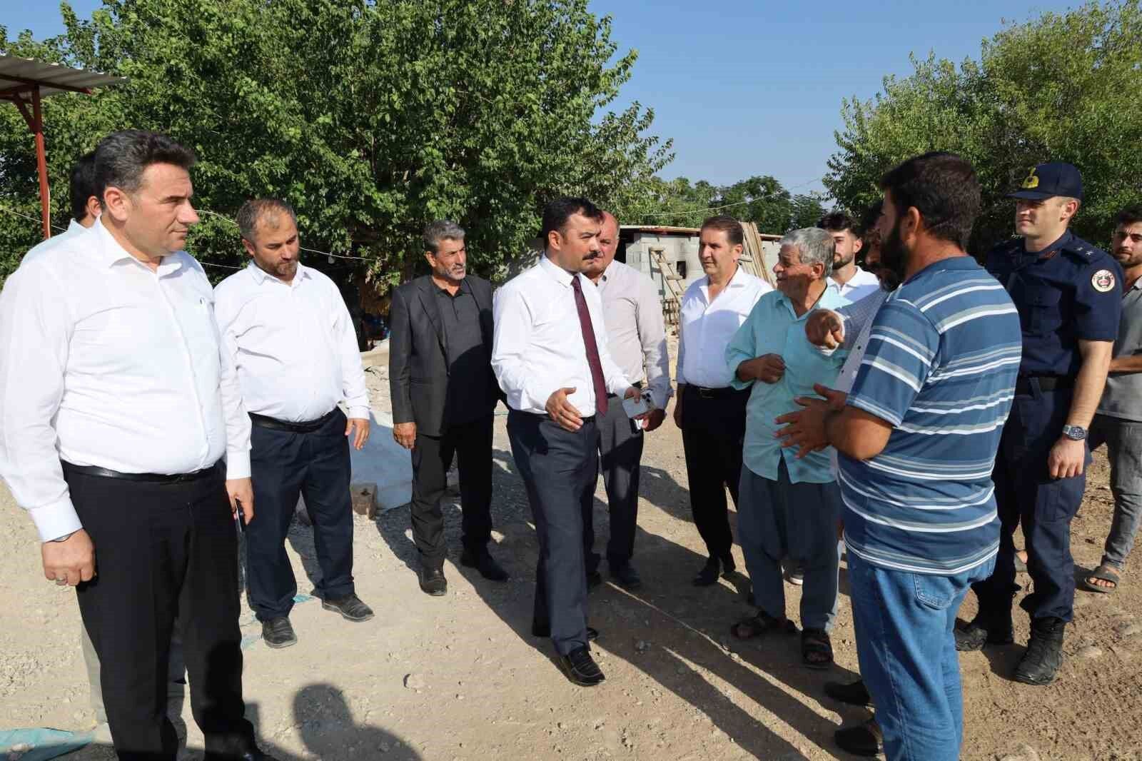 Kaymakam  Muhammed Üsame Soysal köylerde incelemelerde bulundu