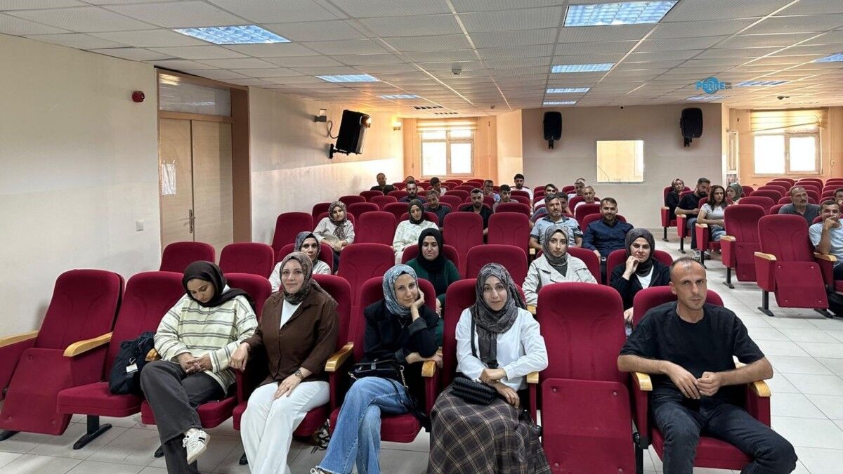 Kahta'da okul bahçe görevlilerine iş sağlığı ve güvenliği eğitimi