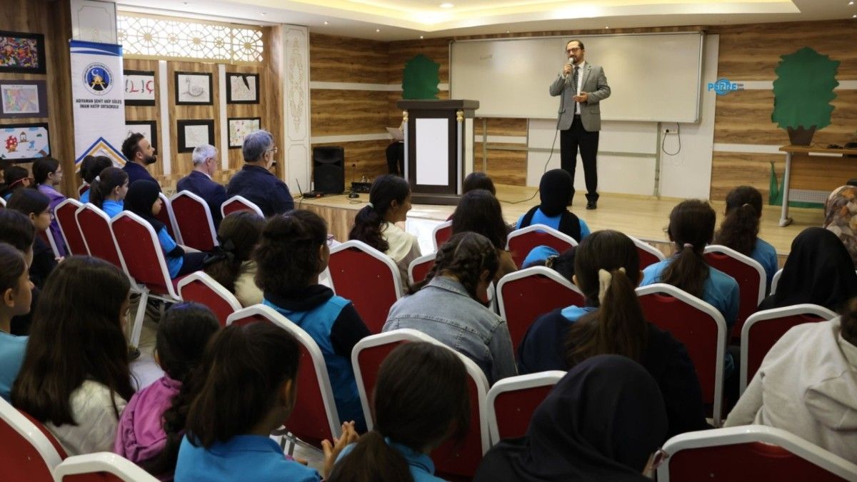 'Bir ayrıcalıktır imam hatipli olmak' konferansı Adıyaman'da düzenlendi