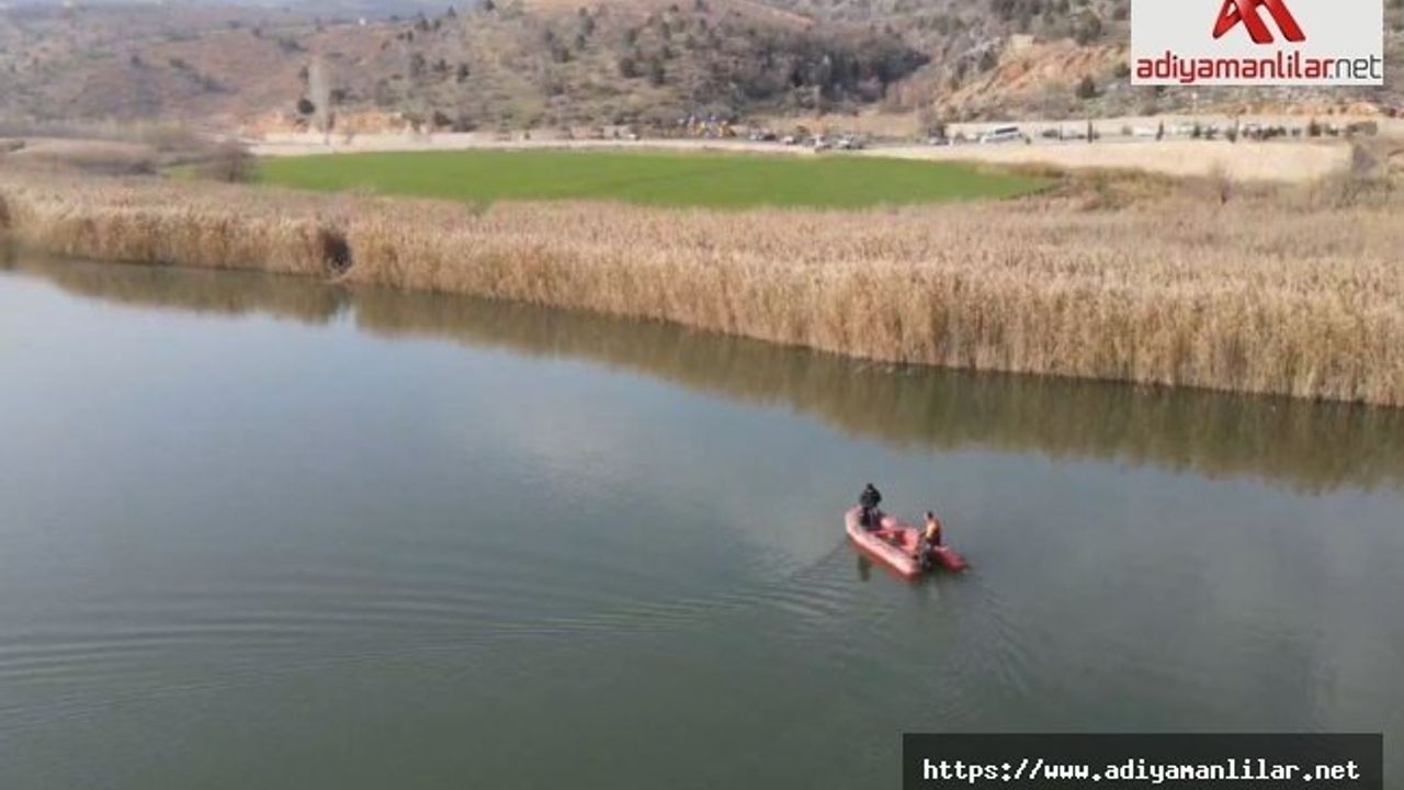 Alabora olan teknede kaybolan kişiyi arama çalışması sürüyor