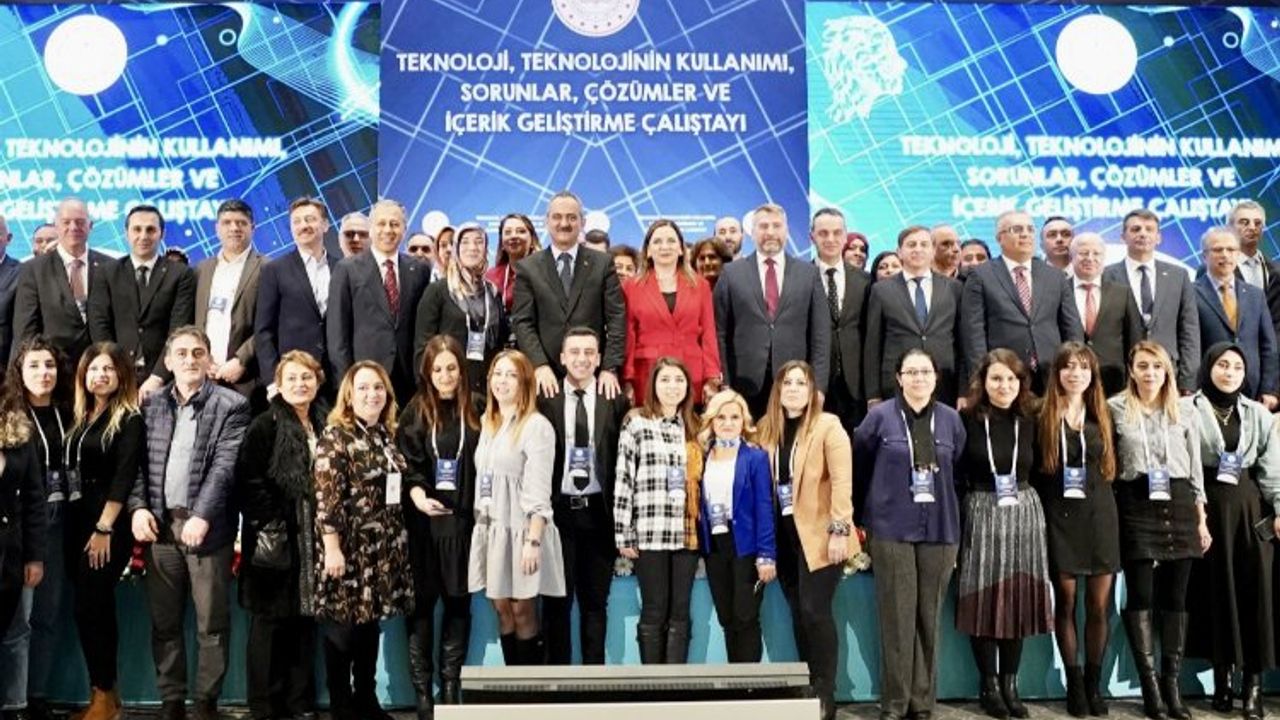 Bakan Özer 'Teknoloji Çalıştayı'na katıldı