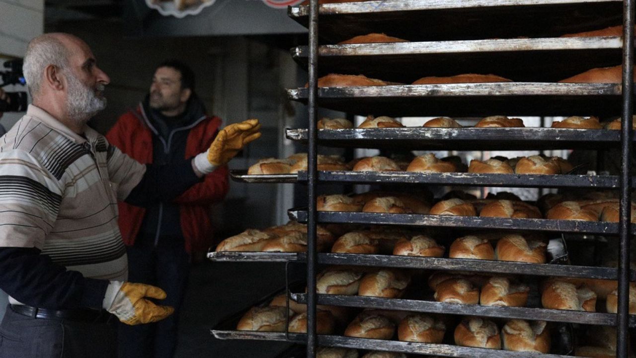 İHH Adıyaman’da sıcak ve taze ekmek üretiyor  - Videolu Haber