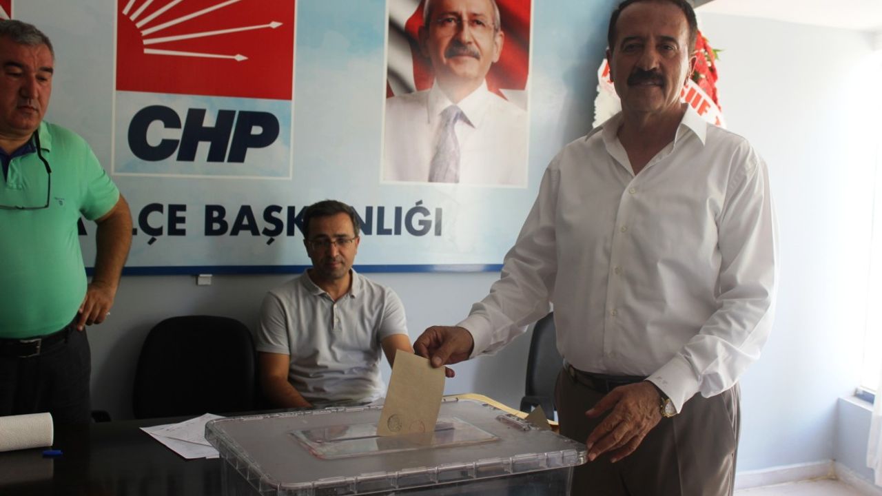 Mustafa Celayer, CHP’de 3. kez başkan seçildi 