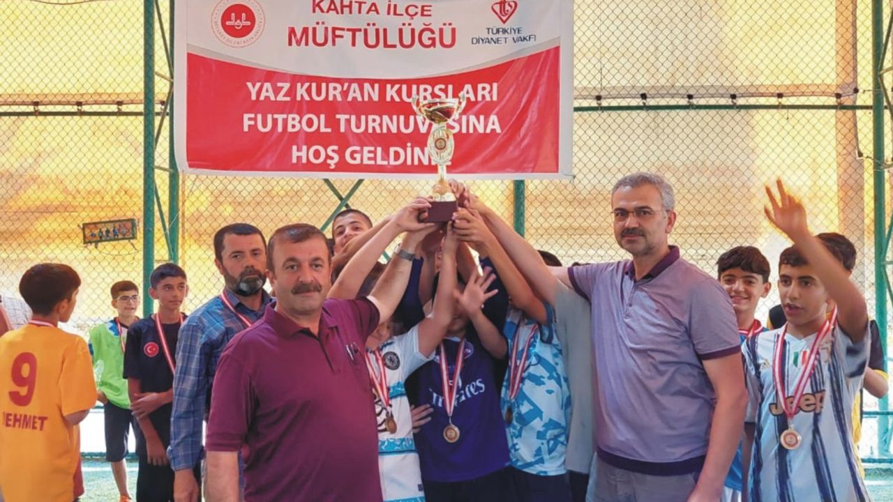 Yavuz Selim Camisi, futbol turnuvasında şampiyon oldu 