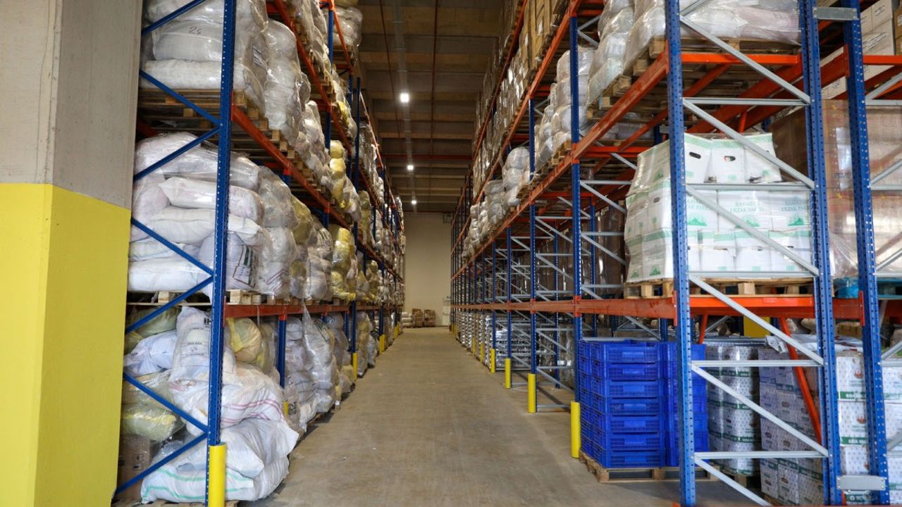 İHH’dan Sudan’a 30 konteynerlik yardım malzemesi 