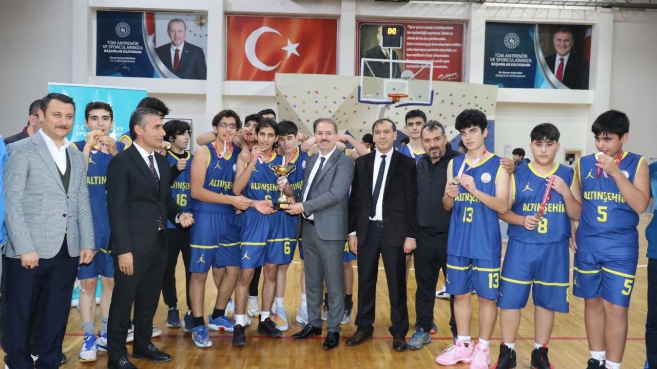 Altınşehir Anadolu Lisesi şampiyon oldu