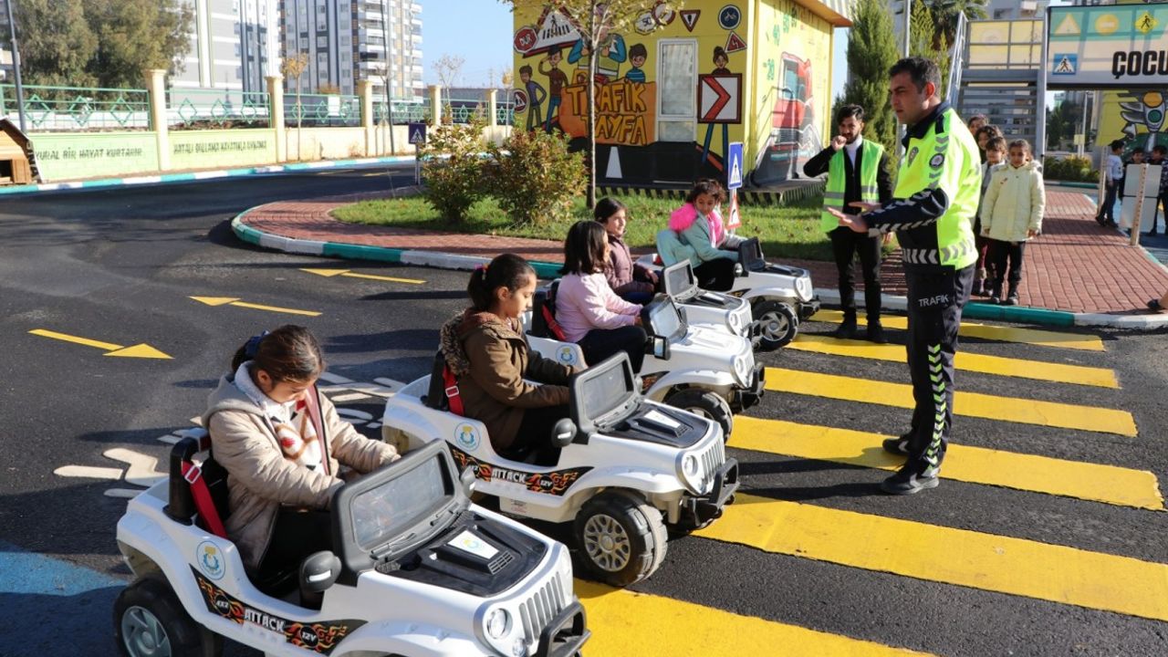 Haliliye Belediyesi ile 4 bin çocuğa trafik bilinci aşılandı  - Videolu Haber