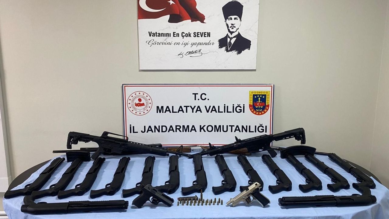 Malatya'da kargoyla ruhsatsız silah siparişlerine 3 gözaltı  - Videolu Haber