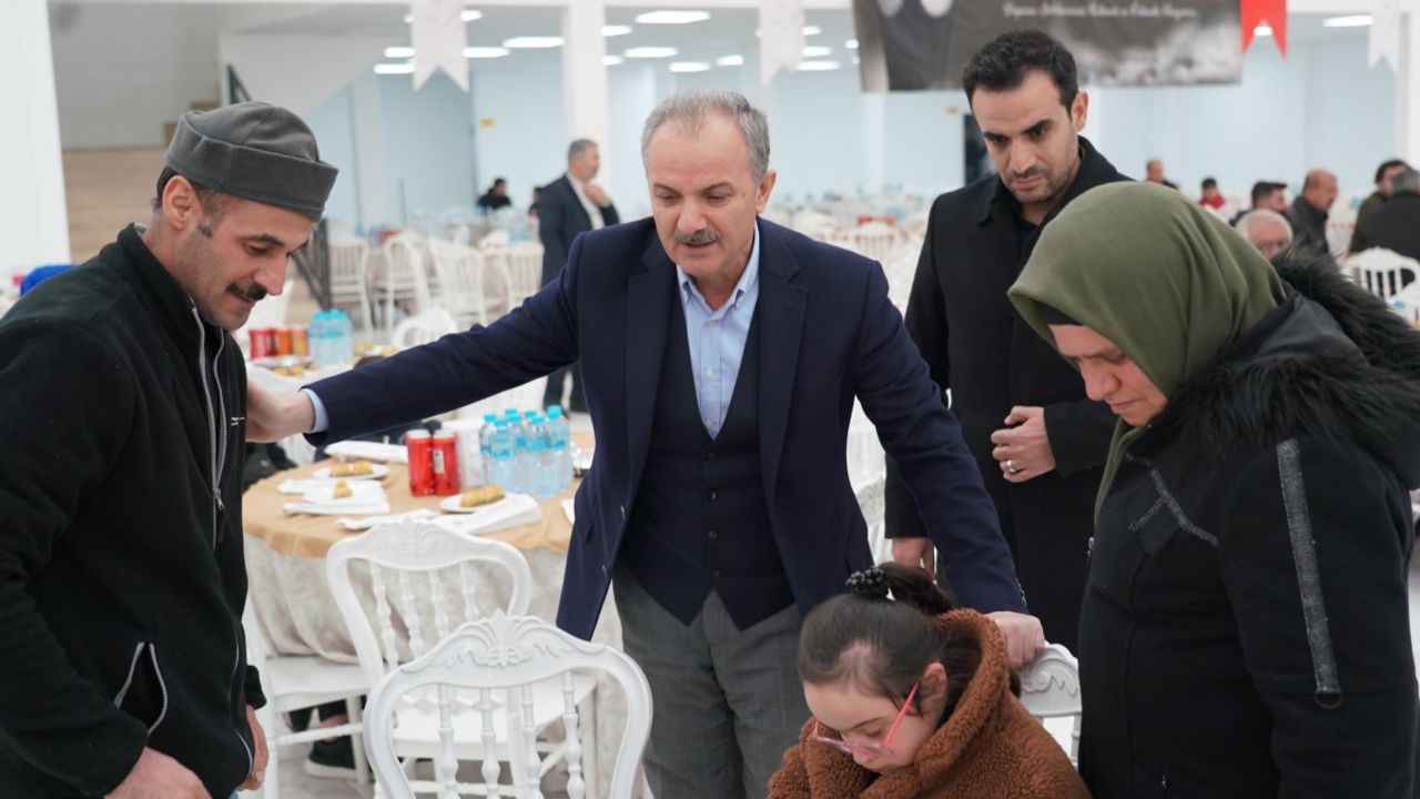 Adıyaman'da deprem şehitleri anısına mevlit programı düzenlendi
