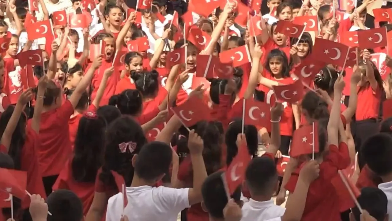 Çevre Şehircilik'ten afet bölgesinde 23 Nisan Şenliği