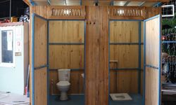 İzmit, Adıyaman’daki çadırkente mobil tuvalet üretiyor