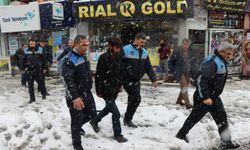 Kış gününde evsizler sıcak yuvaya kavuştu