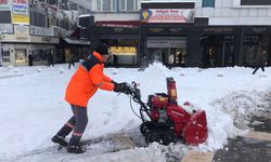 Malatya'da yoğun kar yağışı 530 mahallenin yolunu kapadı