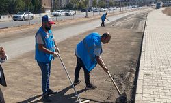 Besni Belediyesi temizlik ekipleri çalışmalara devam ediyor