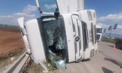Kahramanmaraş'ta beton mikseri devrildi: Sürücü yaralandı  - Videolu Haber
