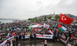 Üsküdar'daki Filistin yürüyüşüne on binler katıldı 