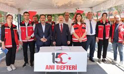 Vali Varol 15 Temmuz Anı Defterini doldurdu