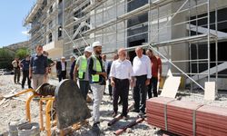 Vali Varol, Çelikhan Devlet Hastanesi inşaatını inceledi