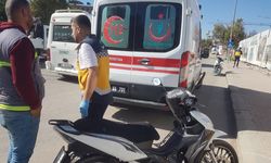 Adıyaman’da orta refüjden atlayan şahsa motosiklet çarptı: 2 yaralı  - Videolu Haber